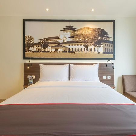 Super Oyo Collection O Hotel Pasar Baru Heritage Бандунг Екстер'єр фото