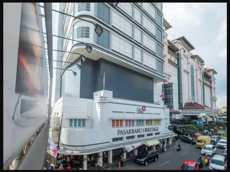 Super Oyo Collection O Hotel Pasar Baru Heritage Бандунг Екстер'єр фото