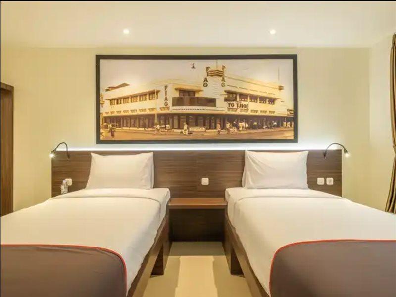 Super Oyo Collection O Hotel Pasar Baru Heritage Бандунг Екстер'єр фото