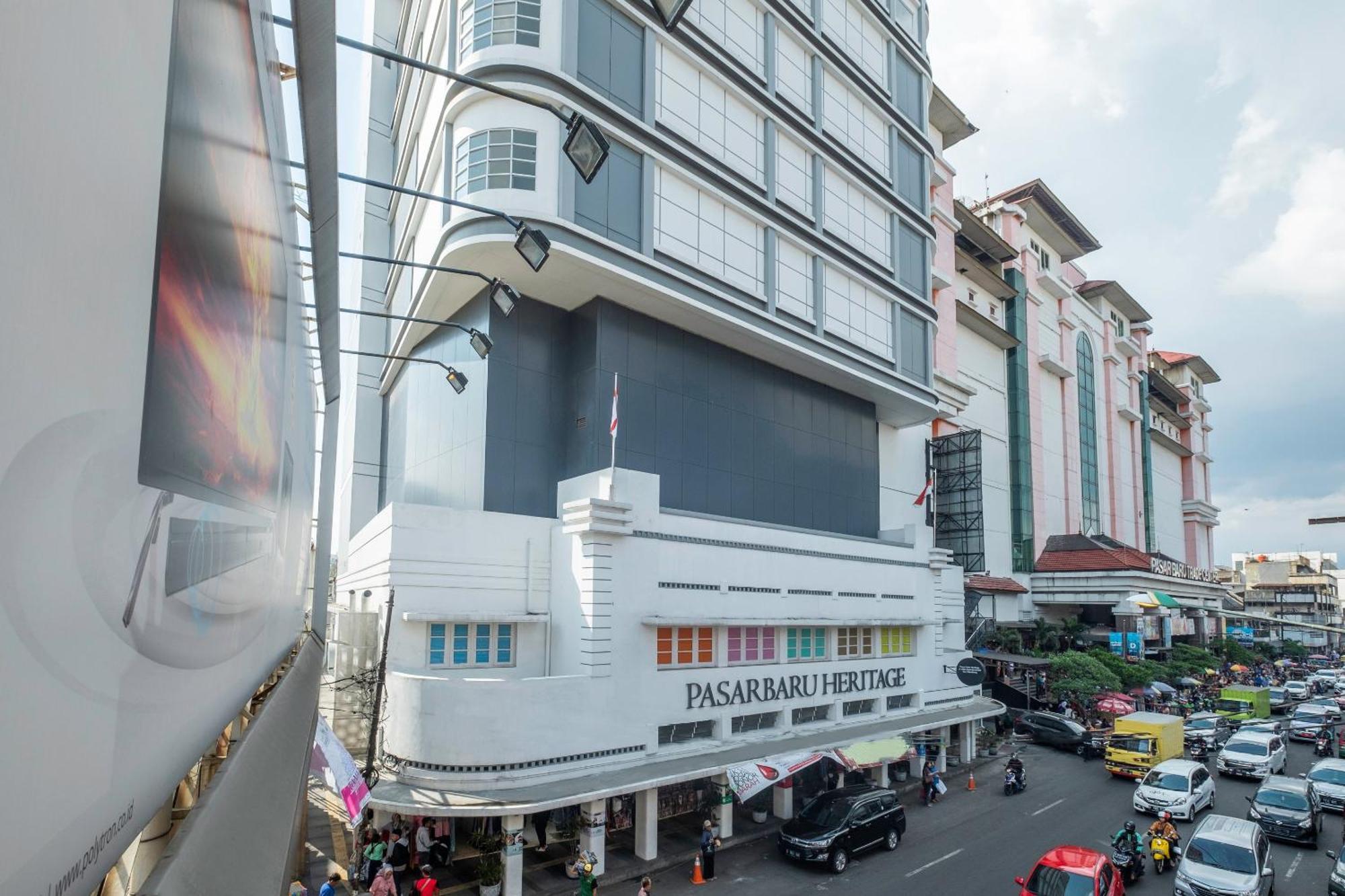 Super Oyo Collection O Hotel Pasar Baru Heritage Бандунг Екстер'єр фото