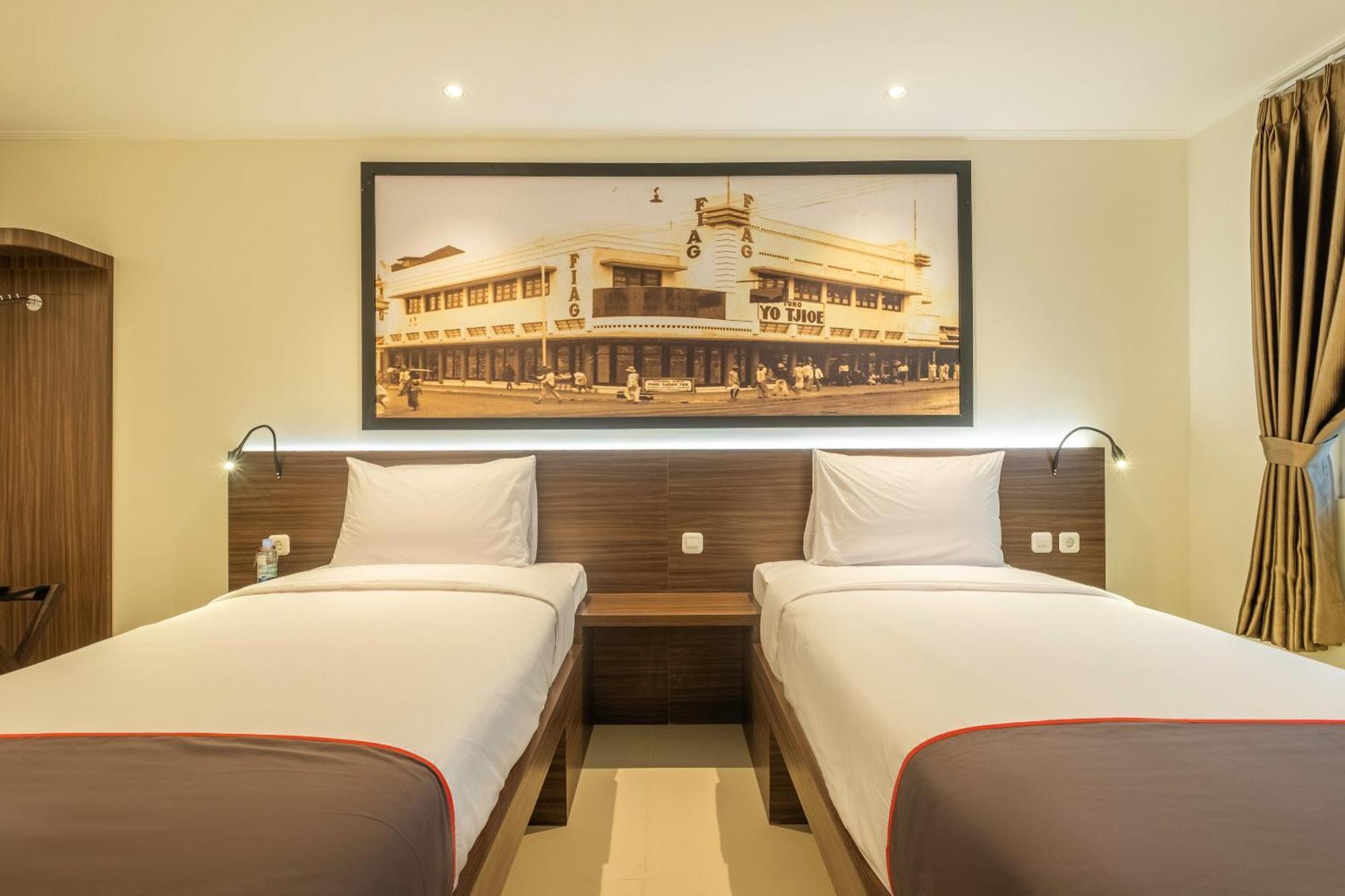 Super Oyo Collection O Hotel Pasar Baru Heritage Бандунг Екстер'єр фото