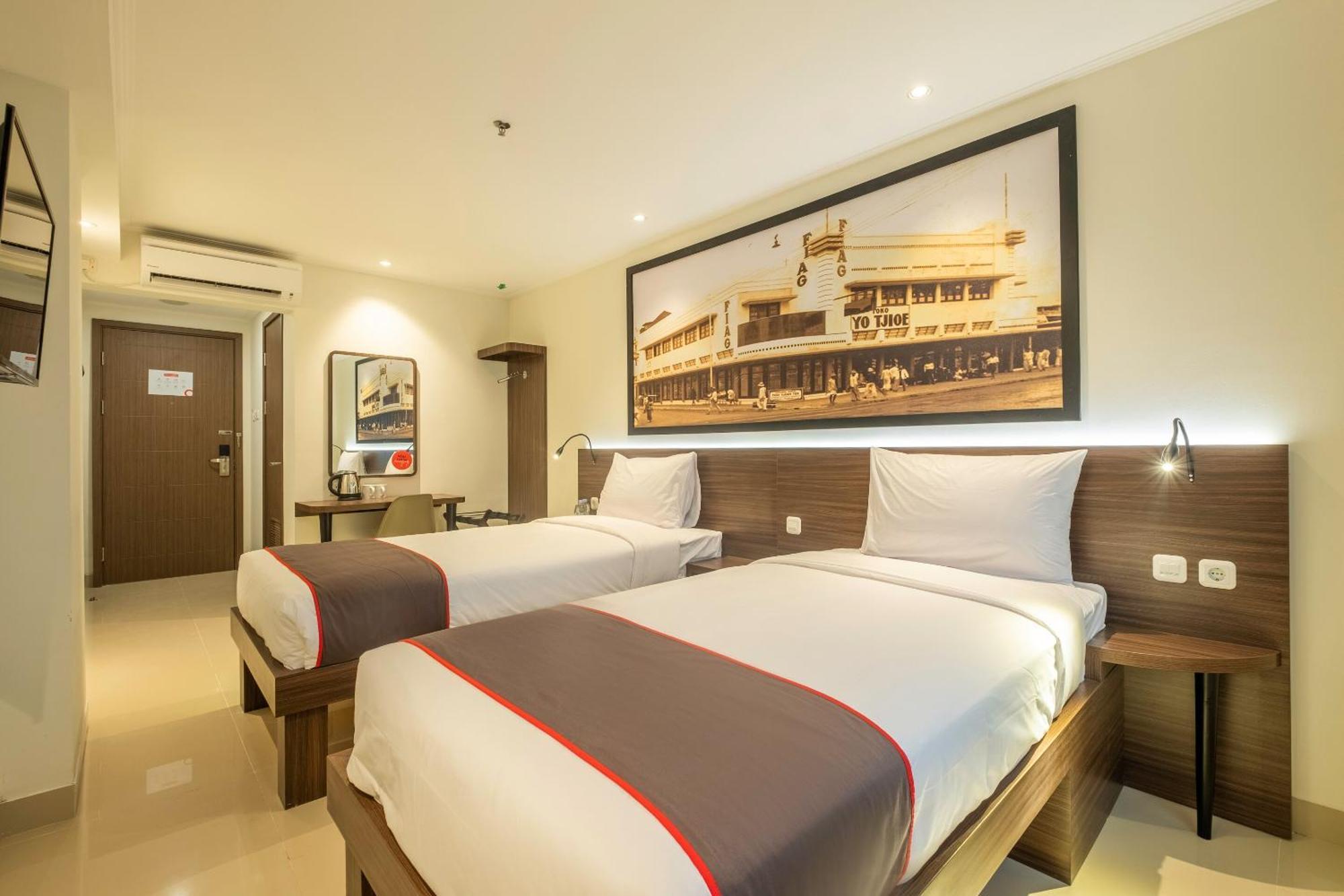Super Oyo Collection O Hotel Pasar Baru Heritage Бандунг Екстер'єр фото